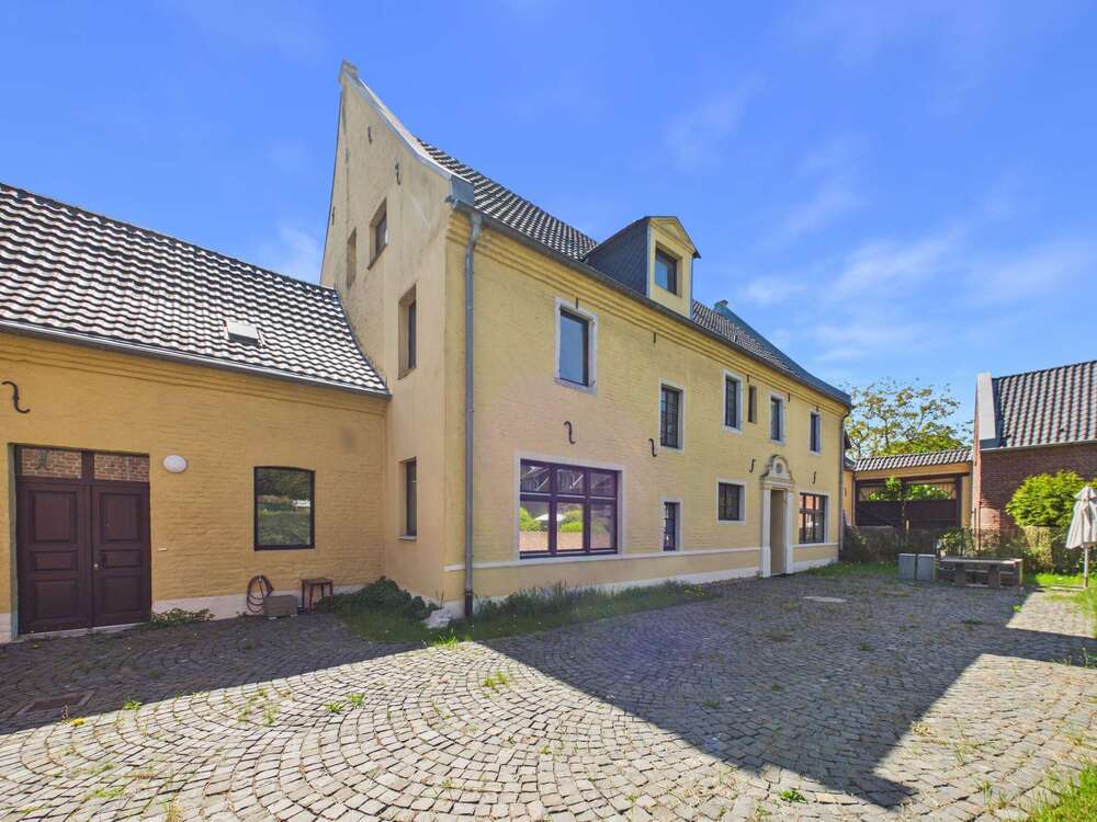 Thumbnail-Haus zum Kaufen in Pulheim 1.090.000,00 € 321 m²