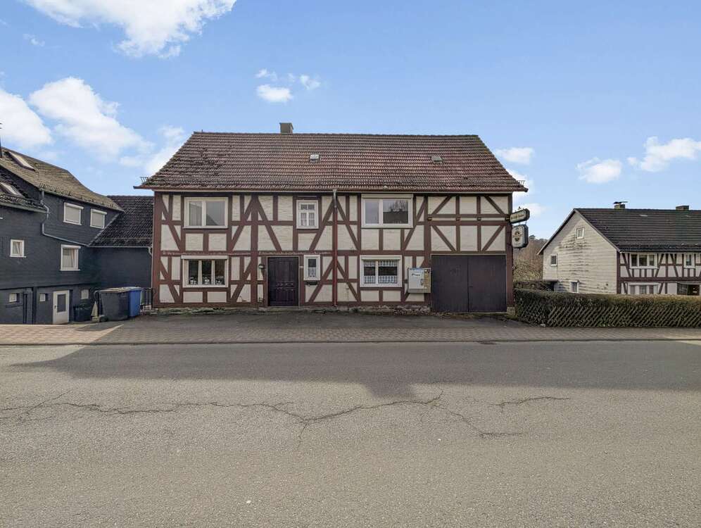 Thumbnail-Haus zum Kaufen in Hatzfeld (Eder) 46.725,00 € 154.81 m²