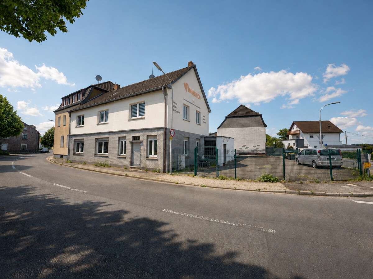 Thumbnail-Haus zum Kaufen in Heinsberg 220.000,00 € 234 m²