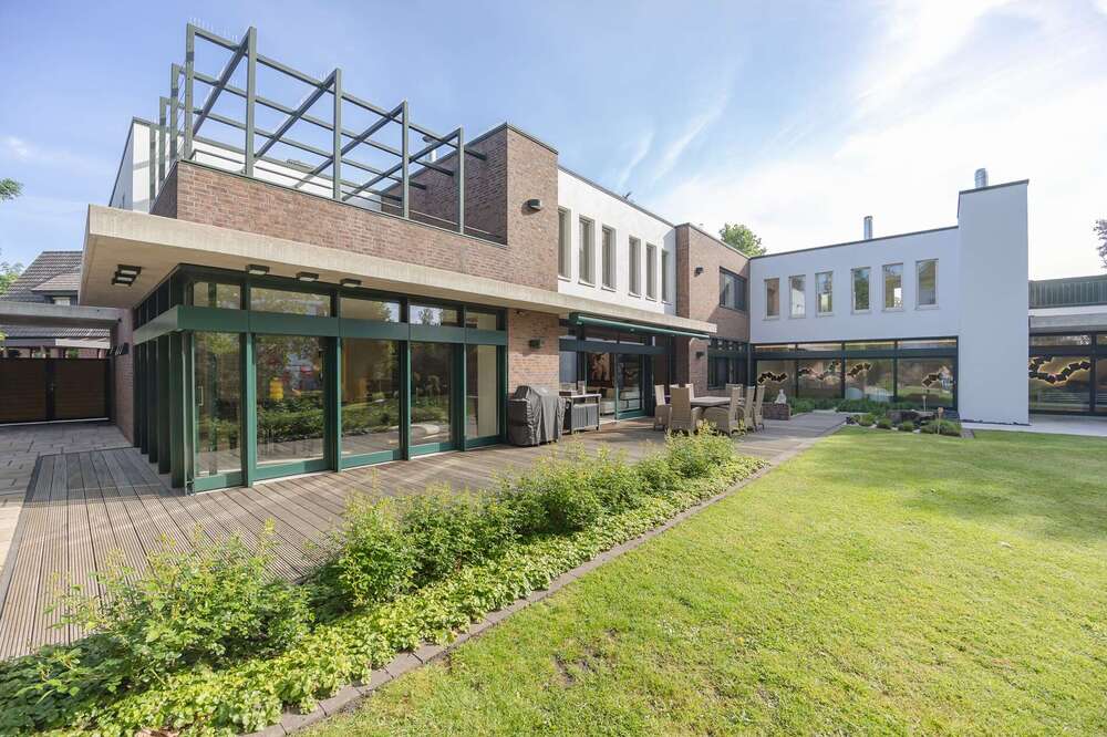 Thumbnail-Haus zum Kaufen in Emsdetten 1.875.000,00 € 523 m²