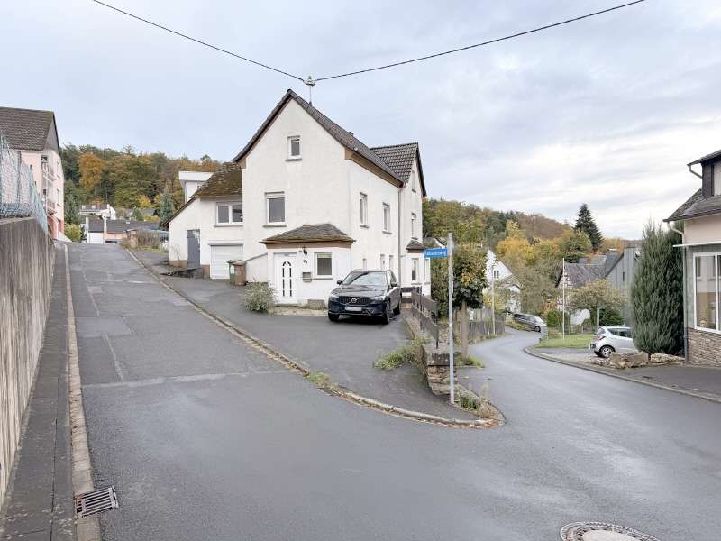 Thumbnail-Haus zum Kaufen in Hillscheid 164.200,00 € 177 m²