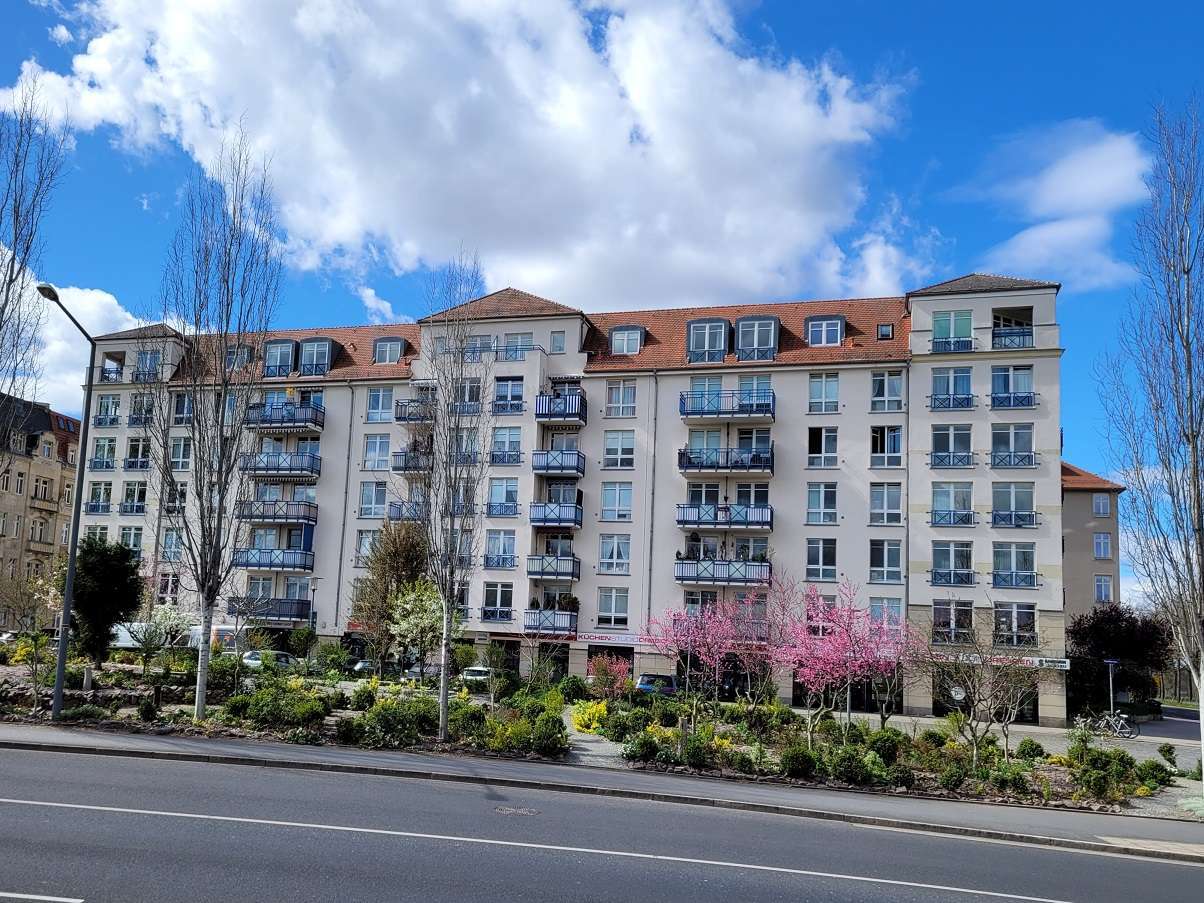 Thumbnail-Wohnung zum Kaufen in Dresden 179.000,00 € 77.29 m²