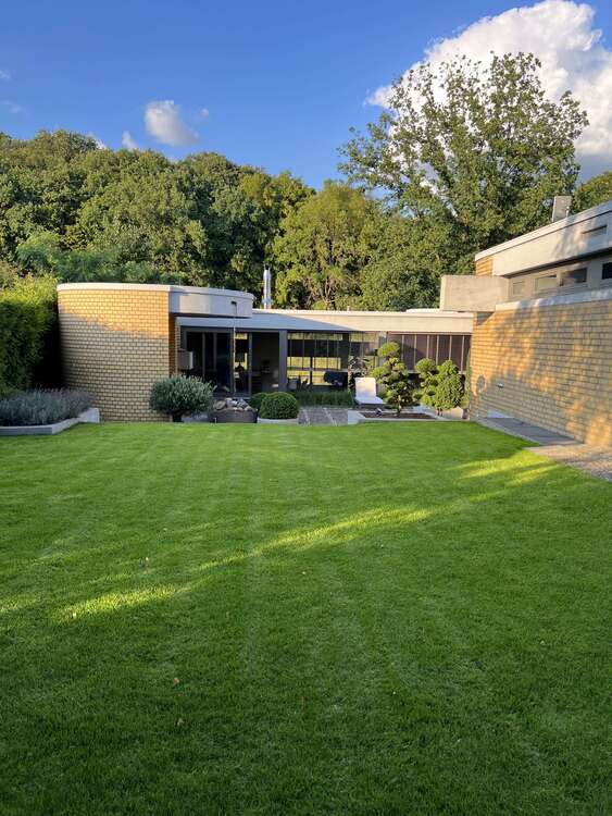 Thumbnail-Haus zum Mieten in Wachtberg 3.950,00 € 217 m²