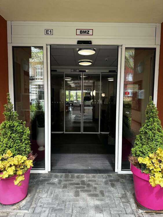 Thumbnail-Wohnung zum Kaufen in Krefeld 150.000,00 € 50.93 m²