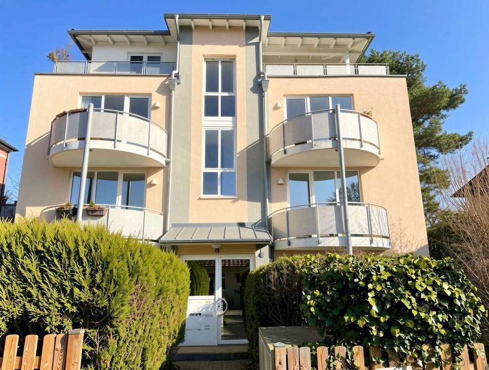 Thumbnail-Wohnung zum Kaufen in Radebeul 190.000,00 € 64 m²