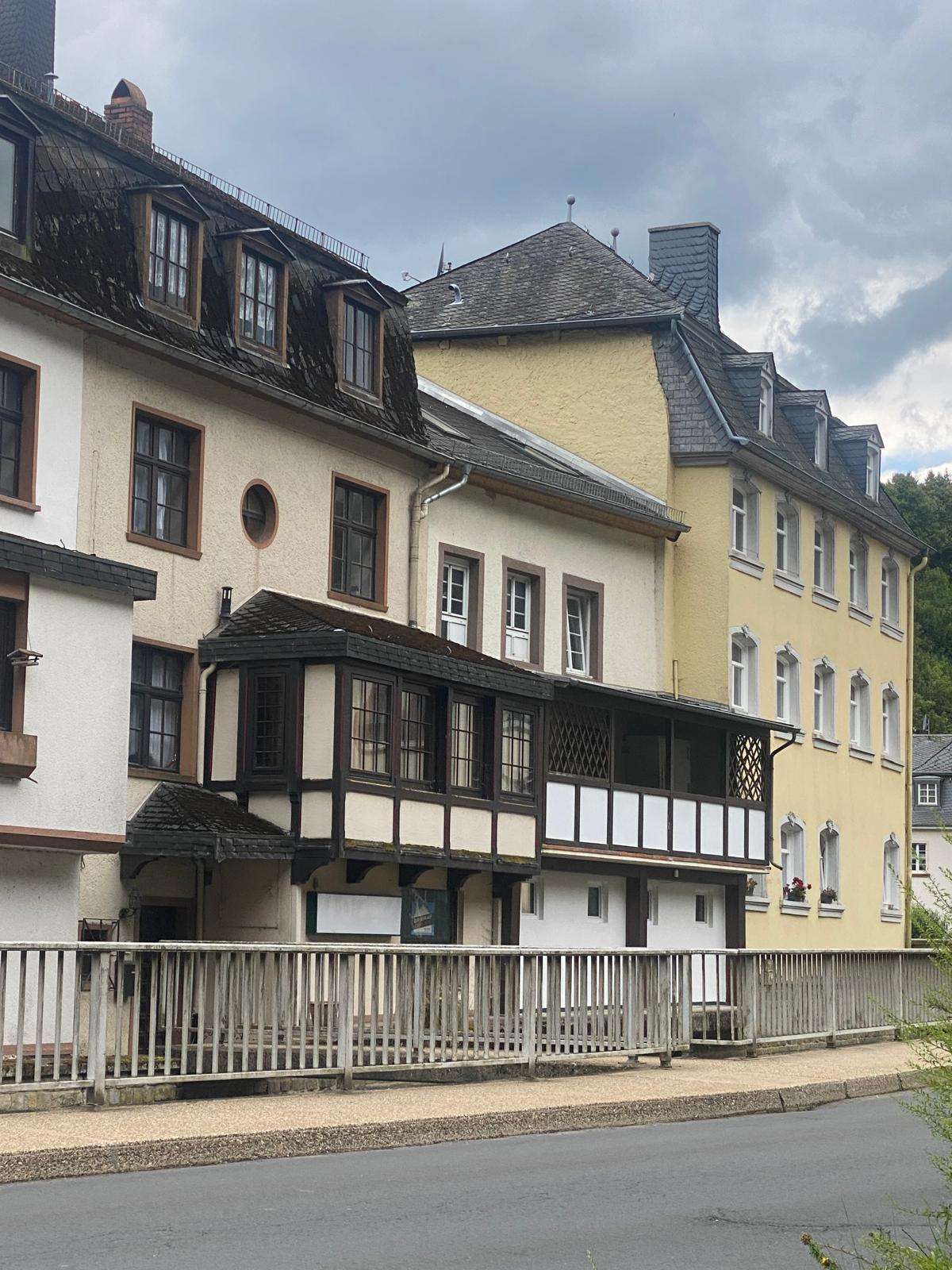 Thumbnail-Haus zum Kaufen in Neuerburg 79.900,00 € 160 m²