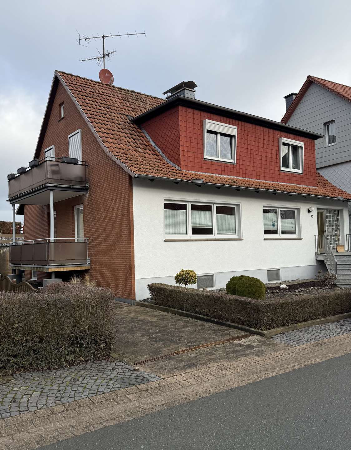 Thumbnail-Haus zum Kaufen in Hessisch Oldendorf 220.000,00 € 171 m²