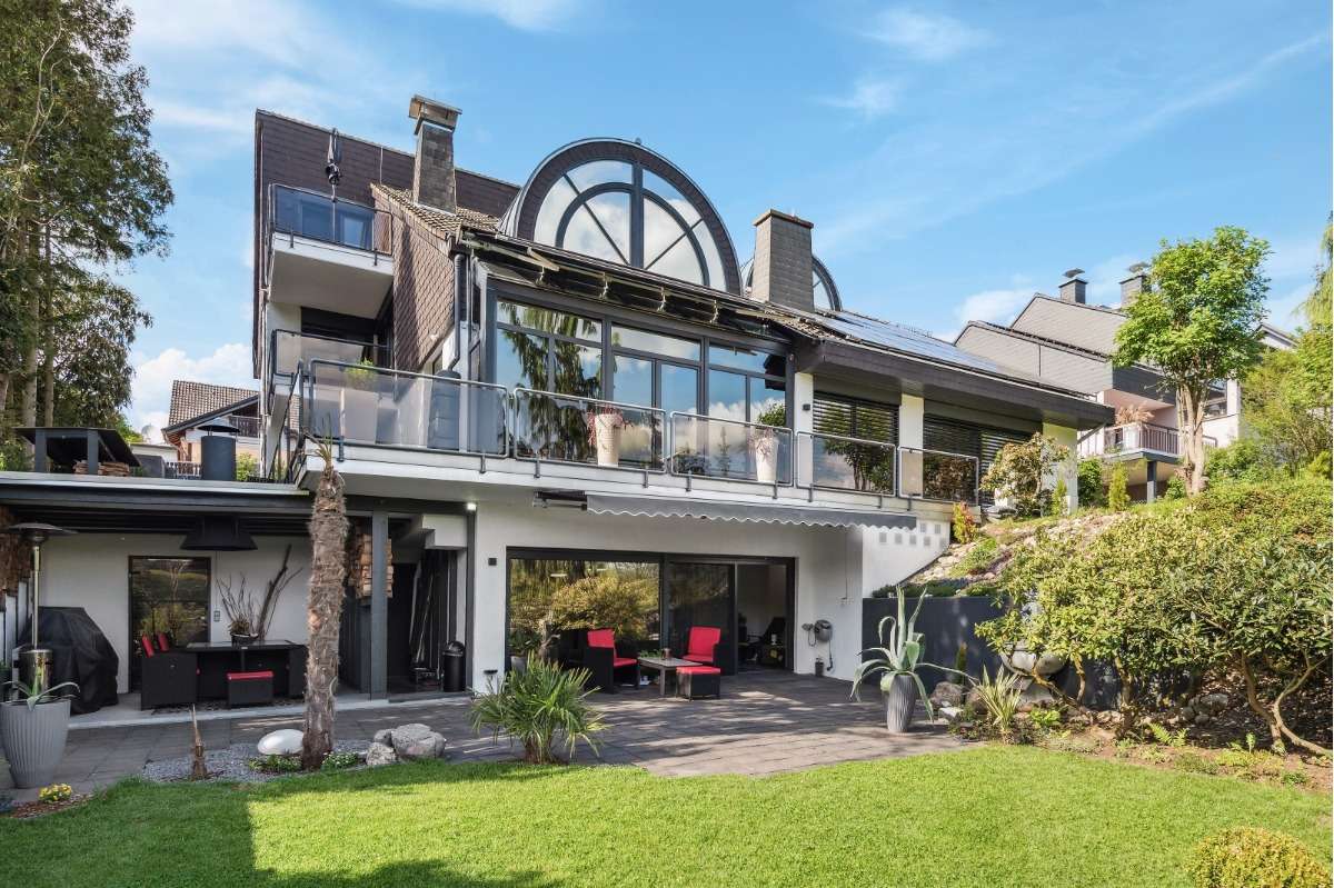 Thumbnail-Haus zum Kaufen in Taunusstein 1.295.000,00 € 445 m²