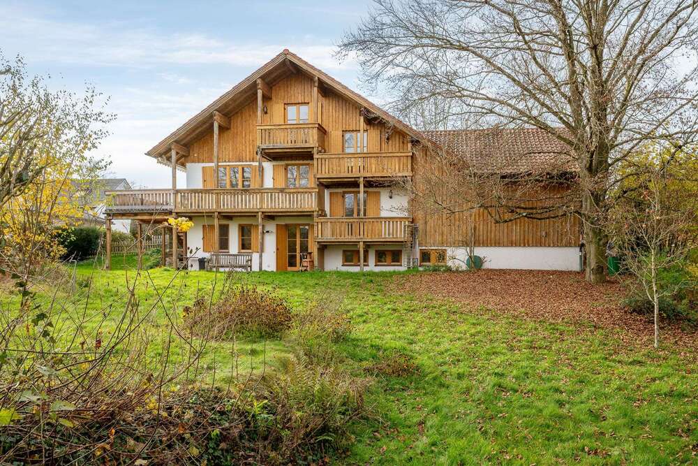 Thumbnail-Haus zum Kaufen in Grafrath 1.695.000,00 € 246 m²