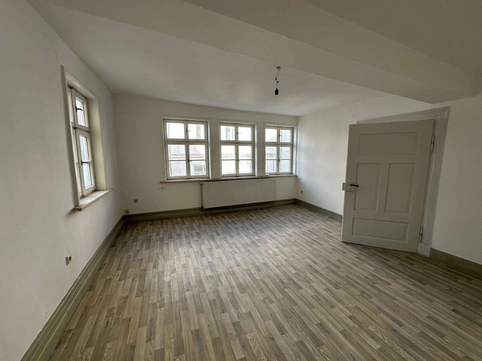 Thumbnail-Wohnung zum Mieten in bad Hersfeld 1.150,00 € 124 m²