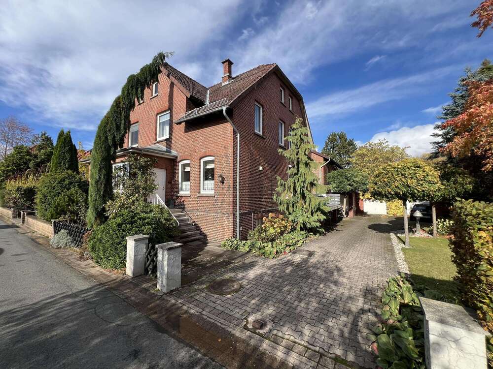 Thumbnail-Haus zum Kaufen in Bückeburg 275.000,00 € 203 m²