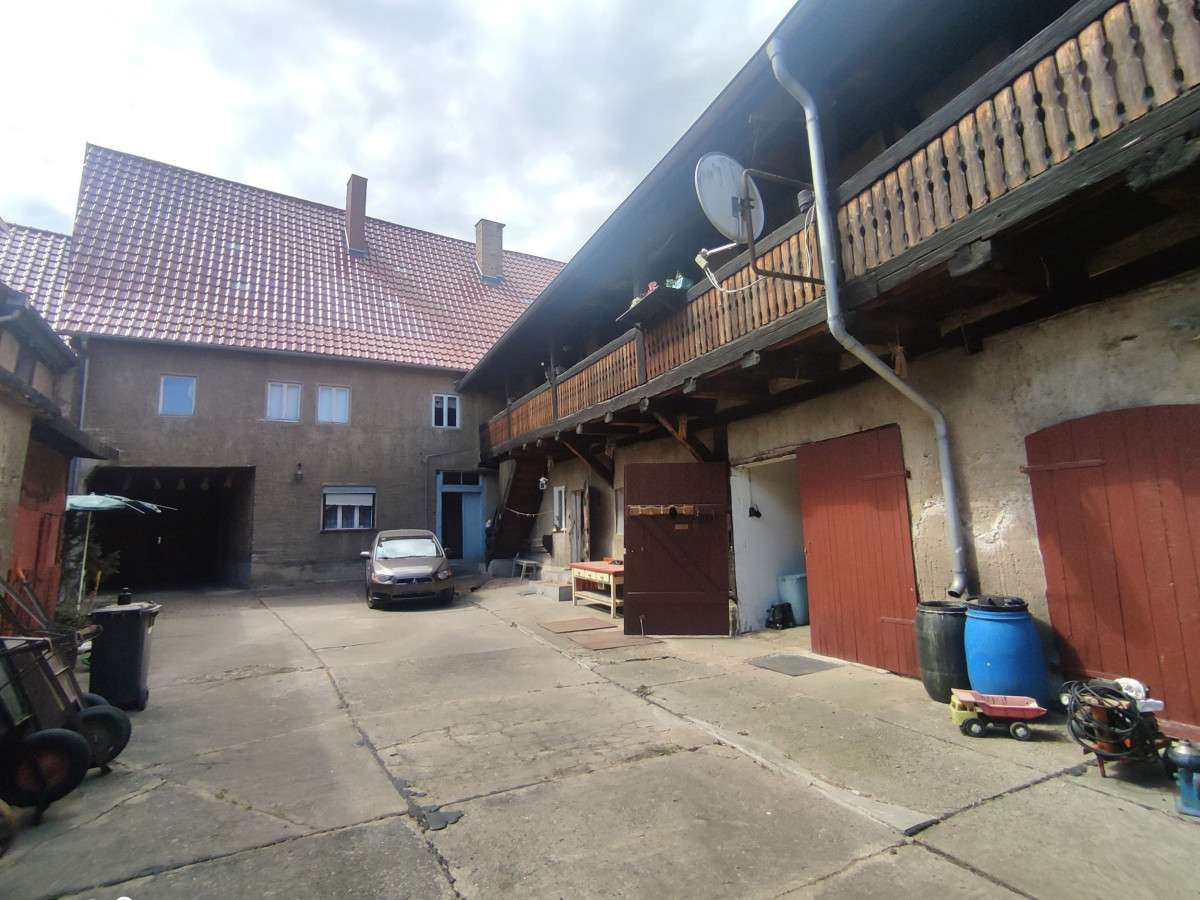 Thumbnail-Haus zum Kaufen in Raguhn-Jeßnitz 50.000,00 € 301 m²