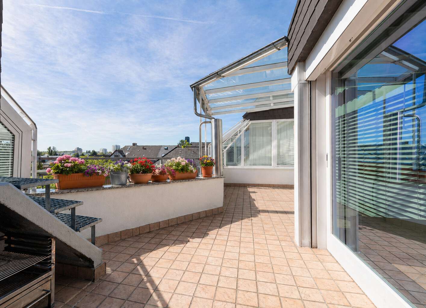 Thumbnail-Wohnung zum Kaufen in Frankfurt am Main 1.950.000,00 € 339 m²
