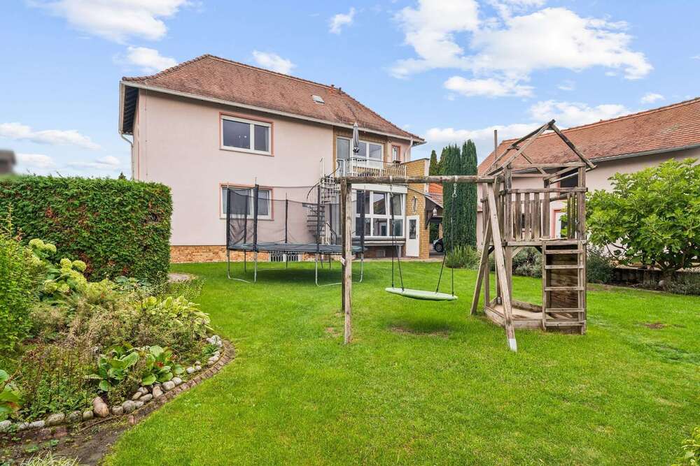 Thumbnail-Haus zum Kaufen in Friedberg (Hessen) 849.000,00 € 261.46 m²