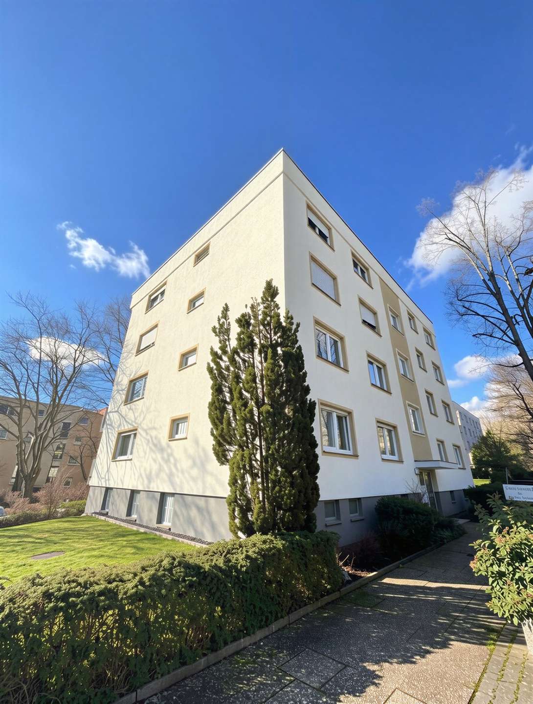 Thumbnail-Wohnung zum Kaufen in Wiesbaden 275.000,00 € 80 m²