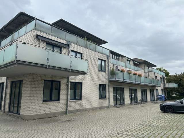 Thumbnail-Wohnung zum Kaufen in Emden 190.000,00 € 77 m²