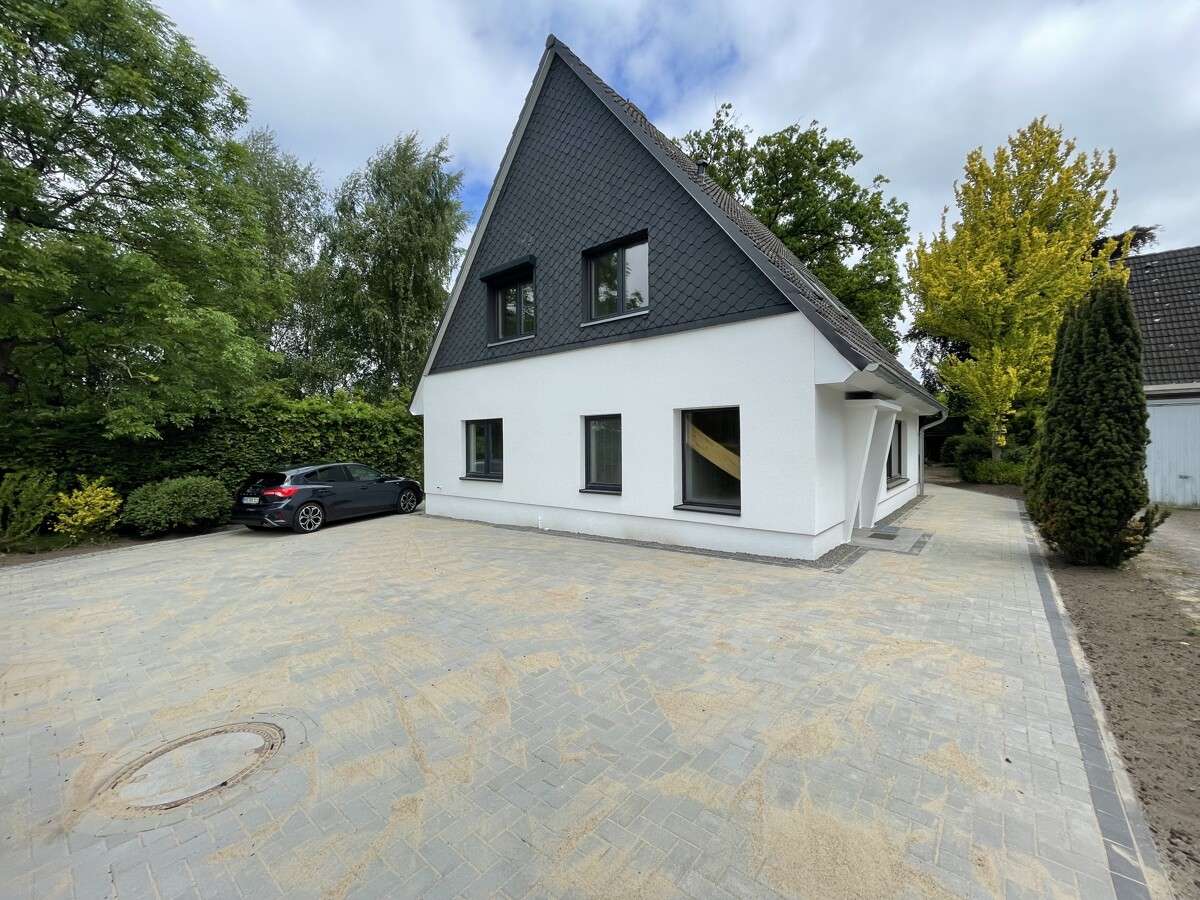 Thumbnail-Haus zum Mieten in Neumünster 1.840,00 € 150 m²
