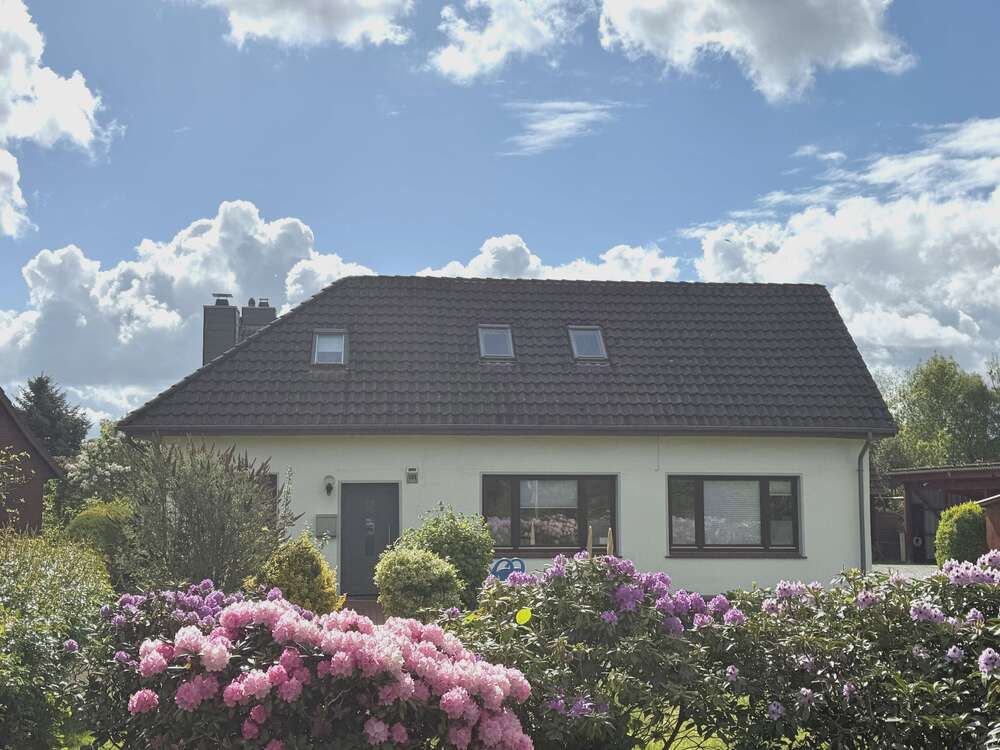 Thumbnail-Haus zum Mieten in Brake 745,00 € 120 m²