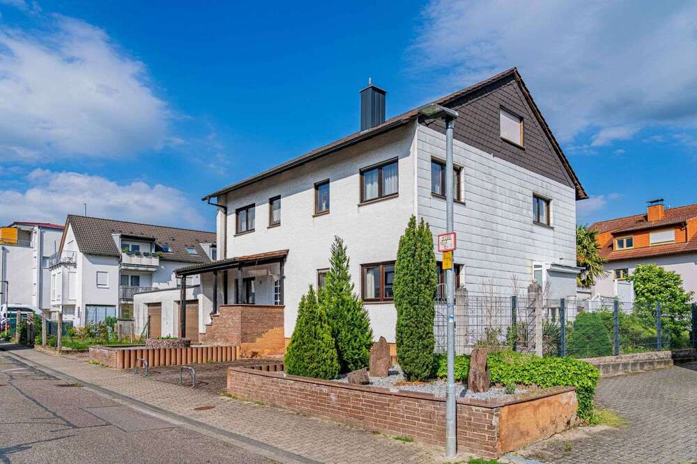 Thumbnail-Haus zum Kaufen in Stutensee 749.000,00 € 225 m²