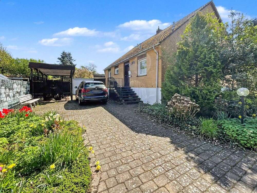 Thumbnail-Haus zum Kaufen in Gehrden 250.000,00 € 135 m²
