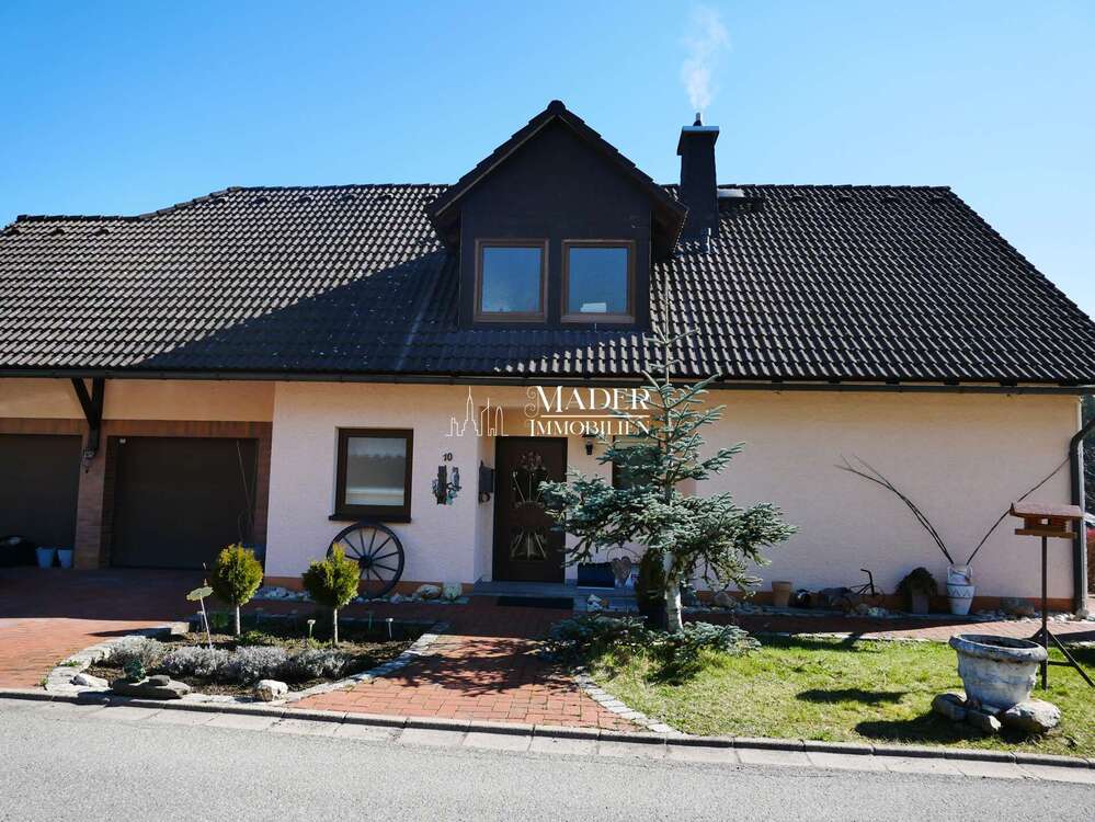 Thumbnail-Haus zum Kaufen in Tettau 280.000,00 € 295 m²