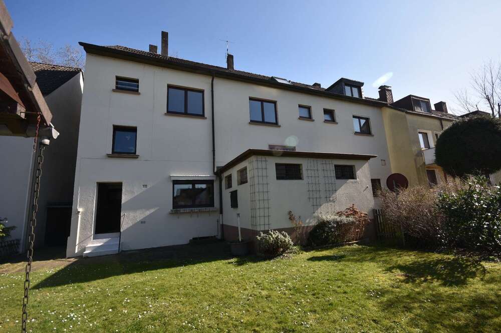 Thumbnail-Haus zum Kaufen in Essen 450.000,00 € 248.5 m²