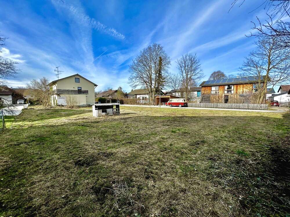 Thumbnail-Grundstück zu verkaufen in Großkarolinenfeld 324.900,00 € 361 m²