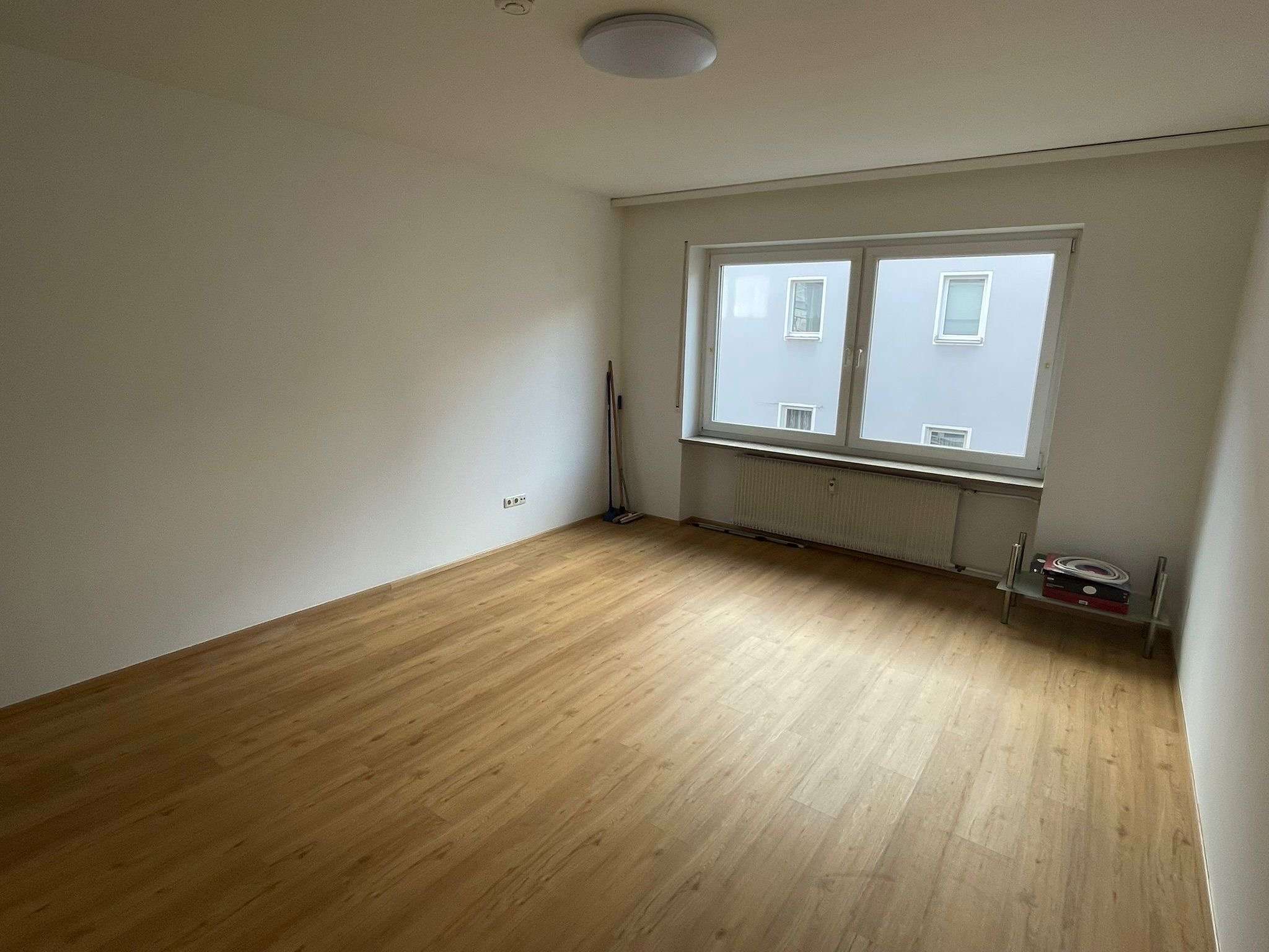 Thumbnail-Wohnung zum Mieten in Weiden in der Oberpfalz 450,00 € 33 m²