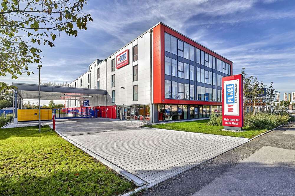 Thumbnail-Halle in München 1.210,00 € 75.6 m²