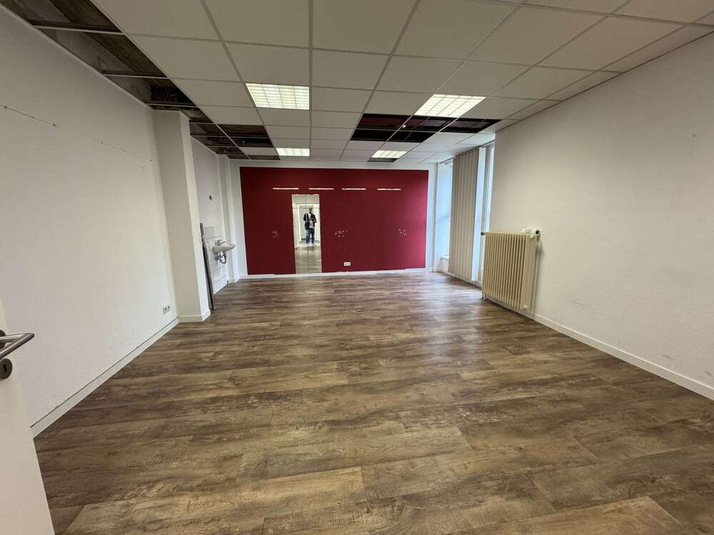 Thumbnail-Büro in Ludwigshafen 1.100,00 € 137 m²