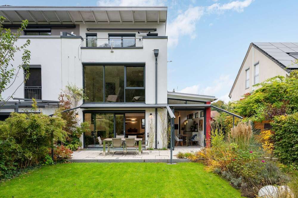 Thumbnail-Haus zum Kaufen in München 1.700.000,00 € 204.41 m²