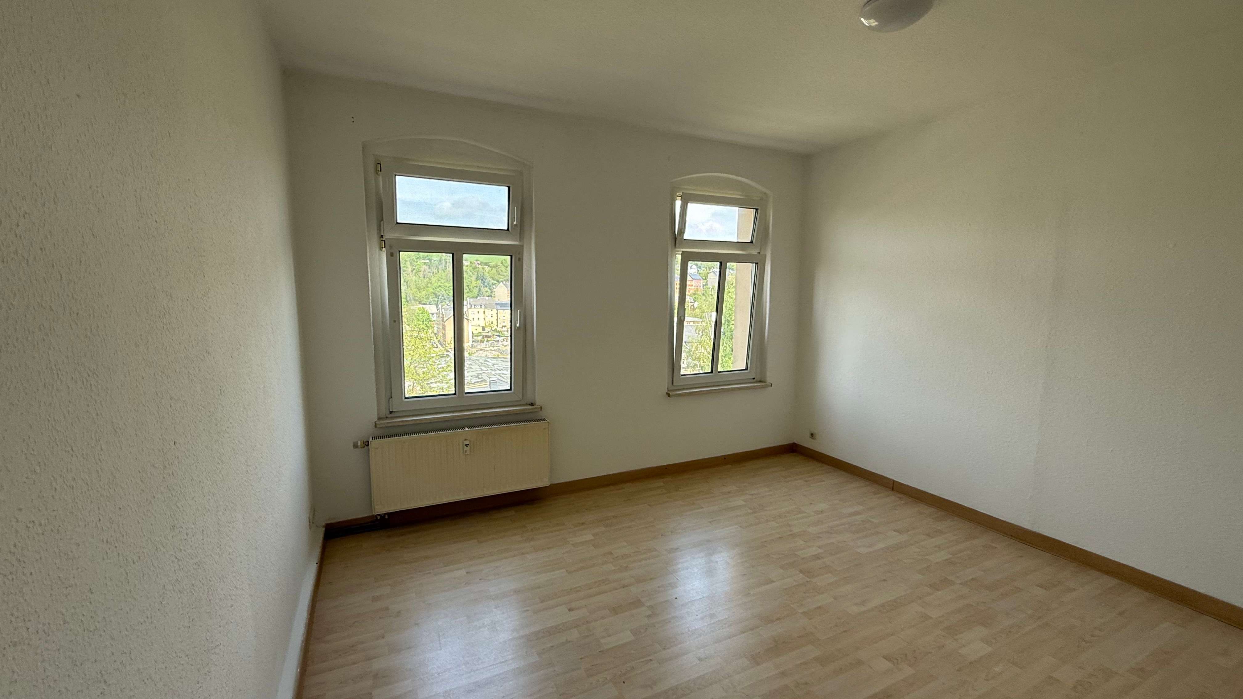 Thumbnail-Wohnung zum Mieten in Greiz 230,00 € 44.03 m²