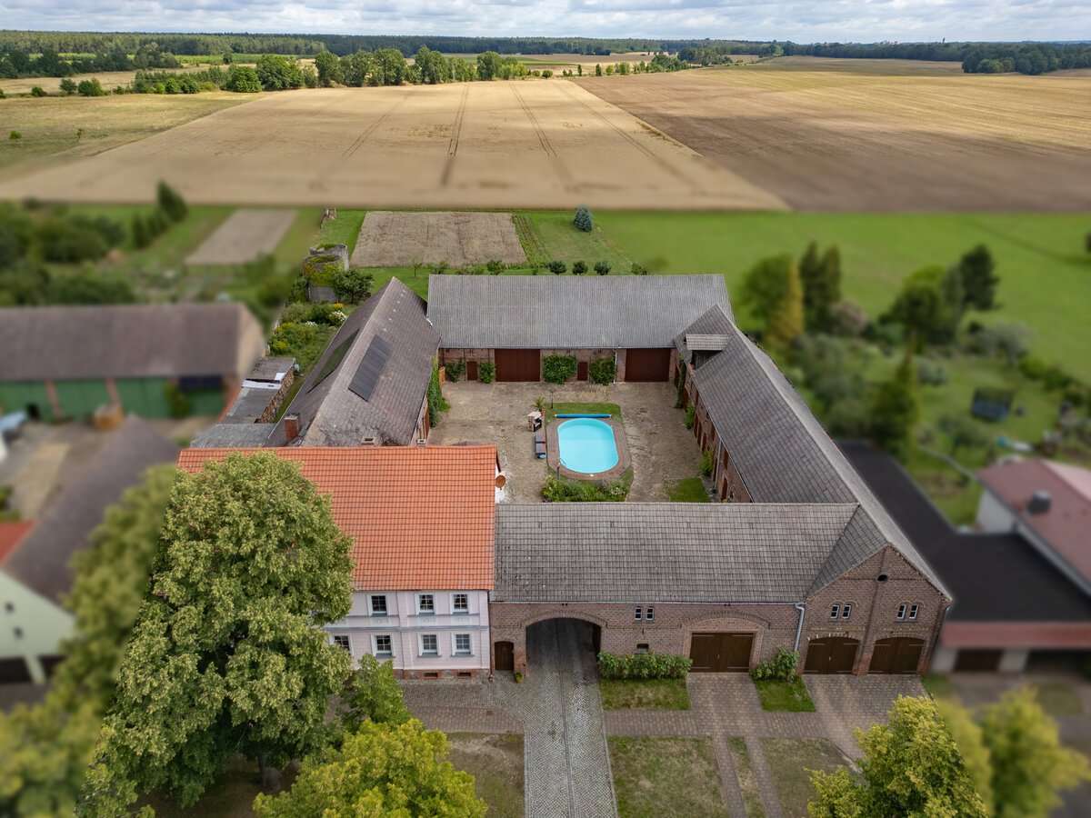 Thumbnail-Haus zum Kaufen in Niedergörsdorf 659.000,00 € 335 m²