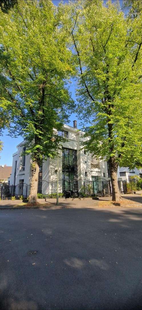 Thumbnail-Haus zum Kaufen in Düsseldorf 2.598.000,00 € 698 m²