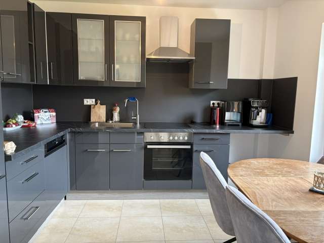 Thumbnail-Wohnung zum Mieten in Zwickau 930,00 € 93 m²