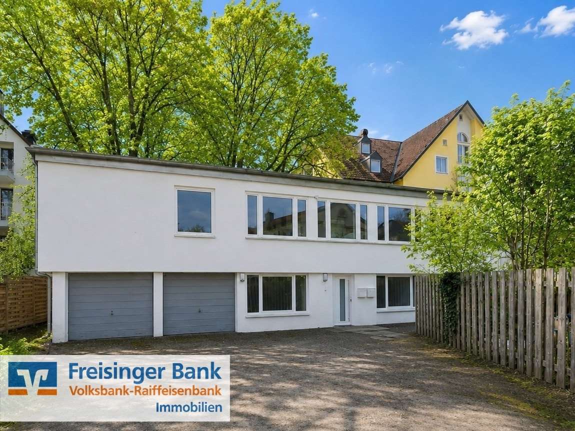 Thumbnail-Haus zum Kaufen in Landshut 690.000,00 € 117.55 m²