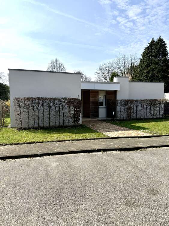 Thumbnail-Haus zum Mieten in Mönchengladbach 2.000,00 € 178 m²