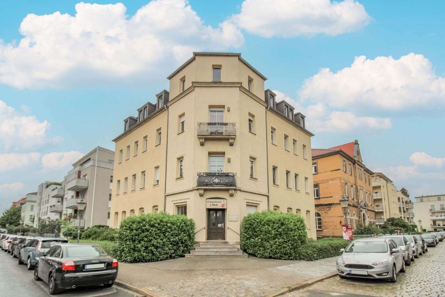 Thumbnail-Wohnung zum Kaufen in Dresden 160.000,00 € 64.69 m²