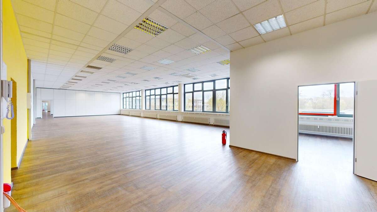 Thumbnail-Büro in Leingarten 3.000,00 € 560 m²