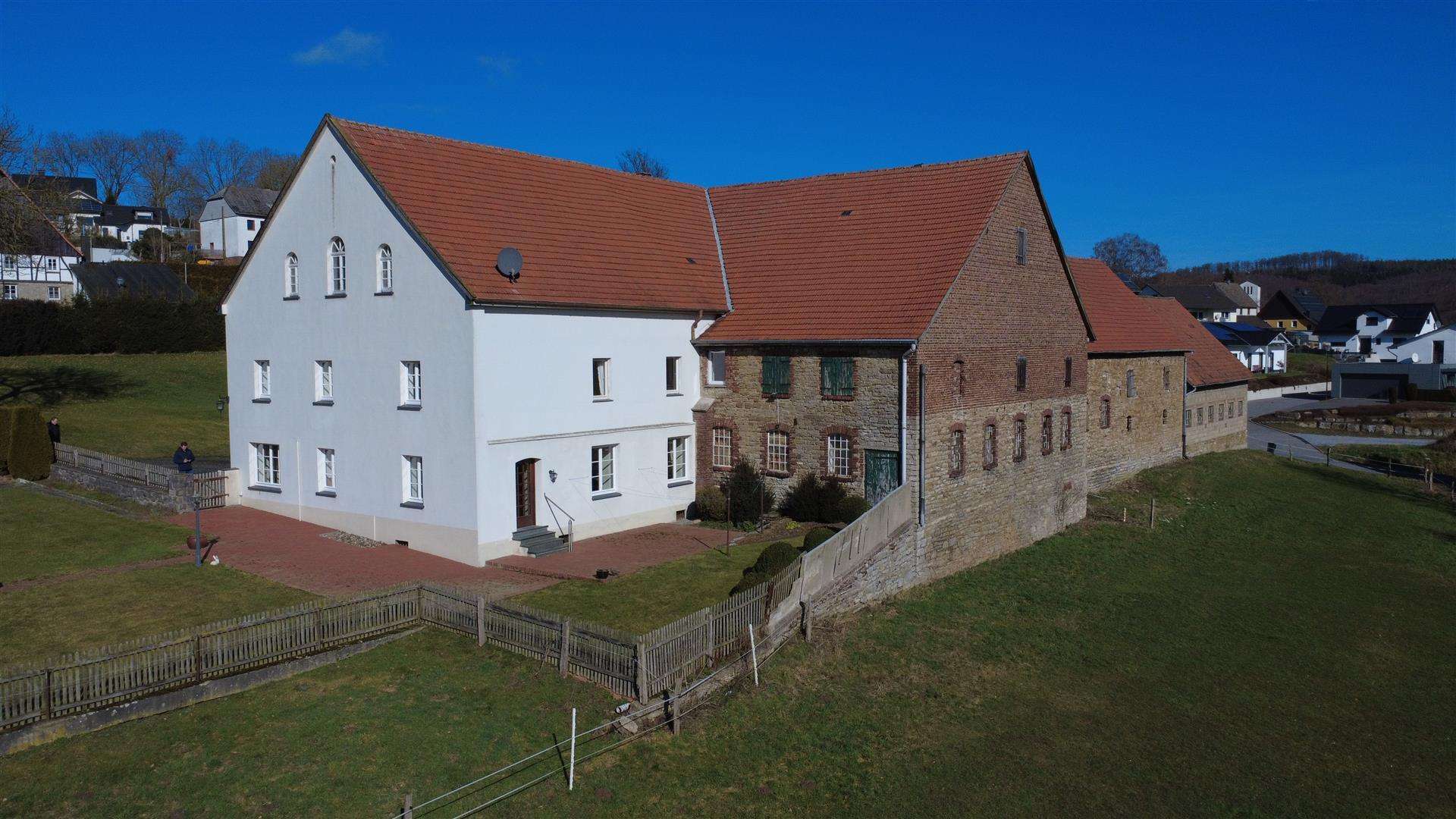 Thumbnail-Haus zum Kaufen in Balve 290.000,00 € 175 m²