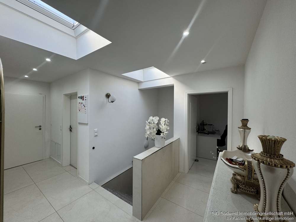 Thumbnail-Haus zum Kaufen in Pforzheim - Eutingen 899.000,00 € 359.9 m²