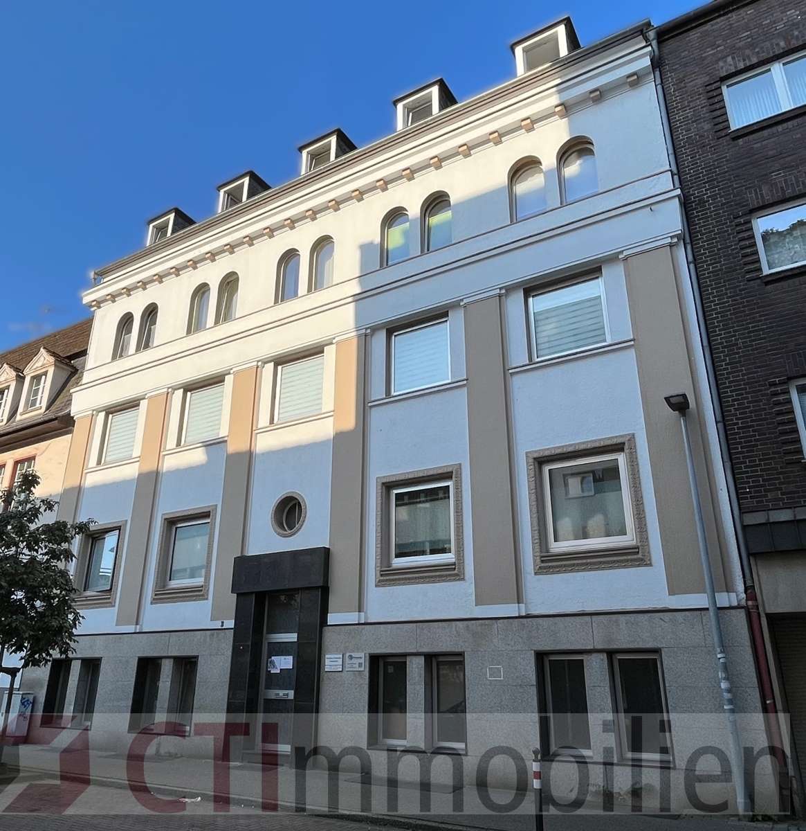 Thumbnail-Haus zum Kaufen in Oberhausen 749.000,00 € 672 m²