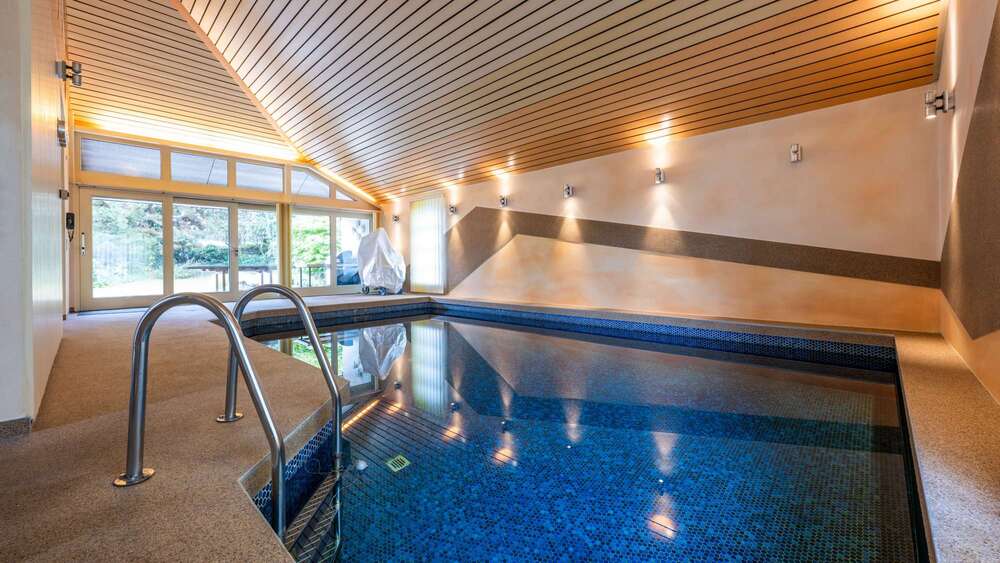 Thumbnail-Haus zum Kaufen in Herrenberg 1.395.000,00 € 380.77 m²