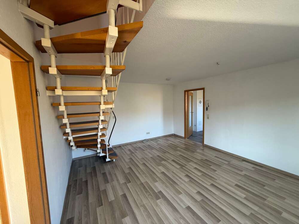 Thumbnail-Wohnung zum Mieten in Reichenbach, Vogtl 405,00 € 81.49 m²