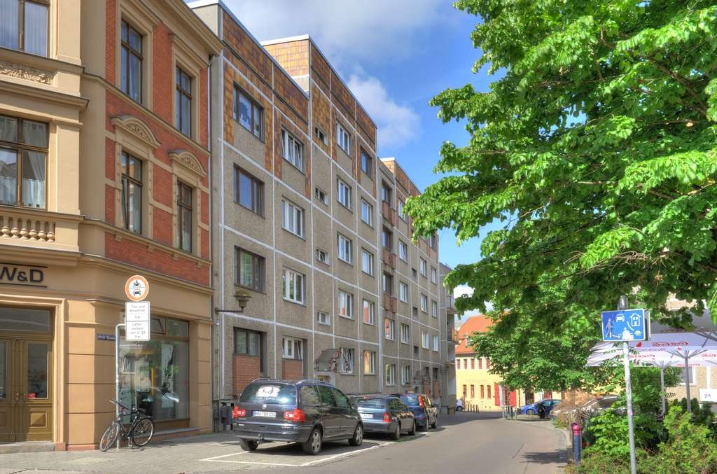 Thumbnail-Wohnung zum Mieten in Halle 440,00 € 48.96 m²