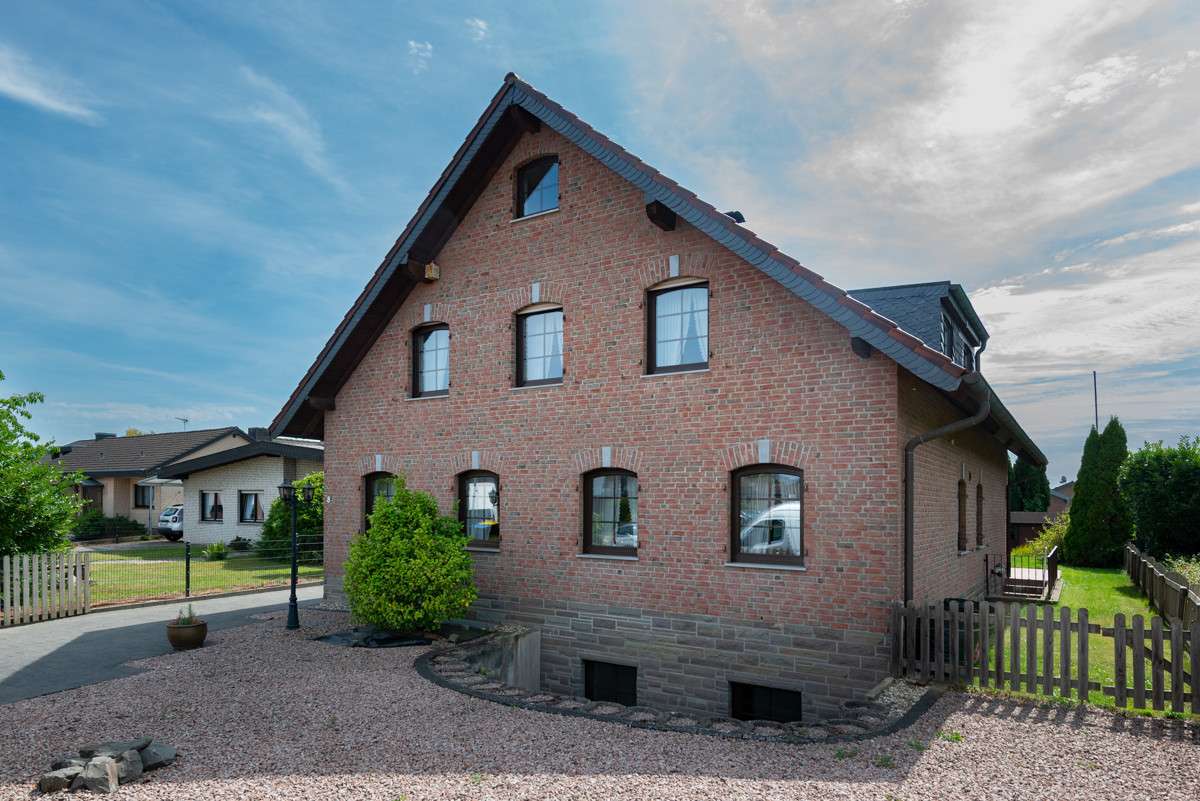 Thumbnail-Haus zum Kaufen in Hückelhoven 535.000,00 € 222.83 m²