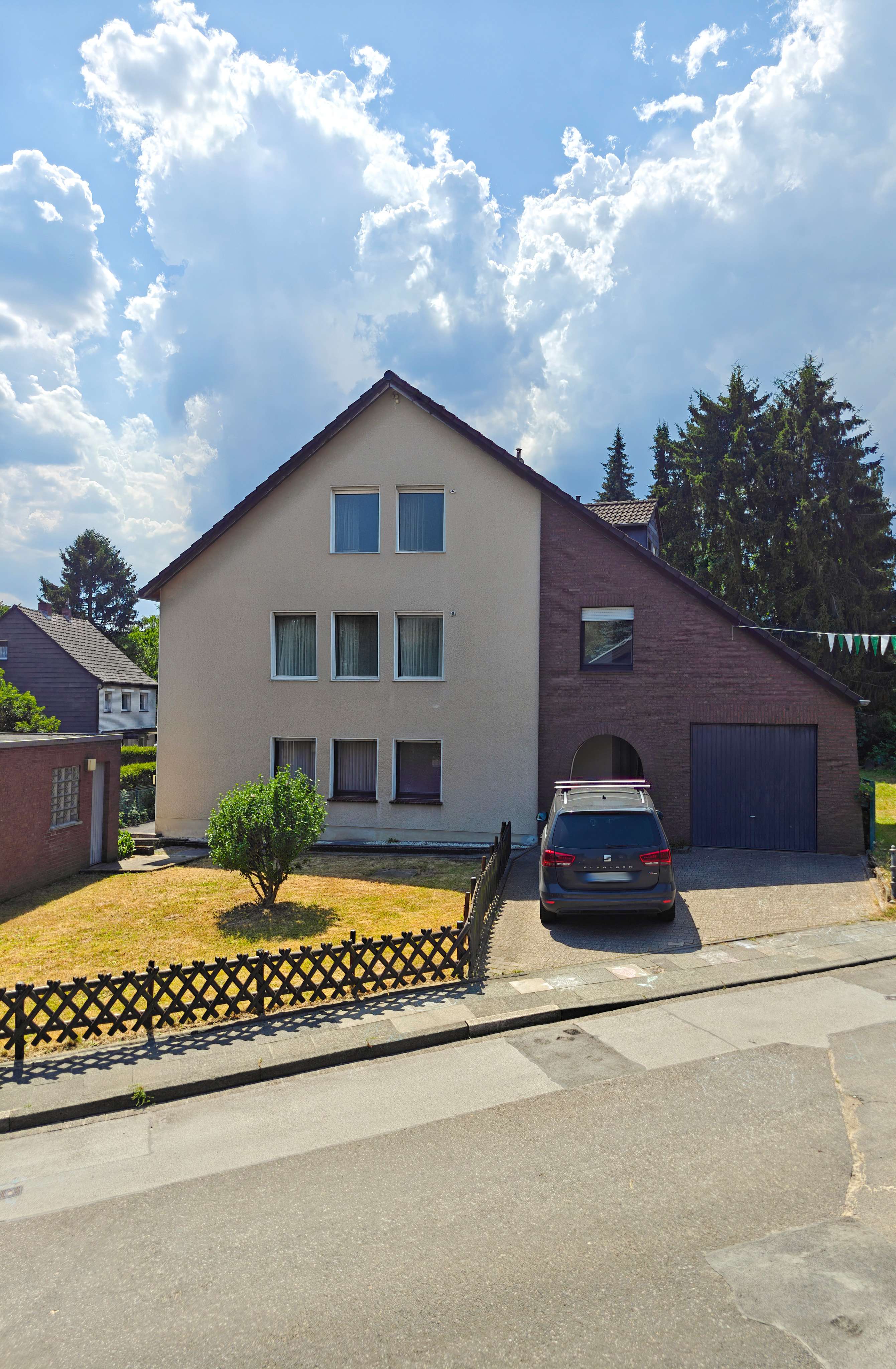 Thumbnail-Wohnung zum Kaufen in Leverkusen 250.000,00 € 101 m²