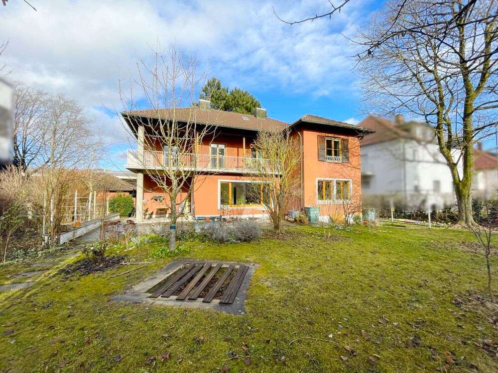 Thumbnail-Haus zum Kaufen in Neu-Ulm 490.000,00 € 198 m²