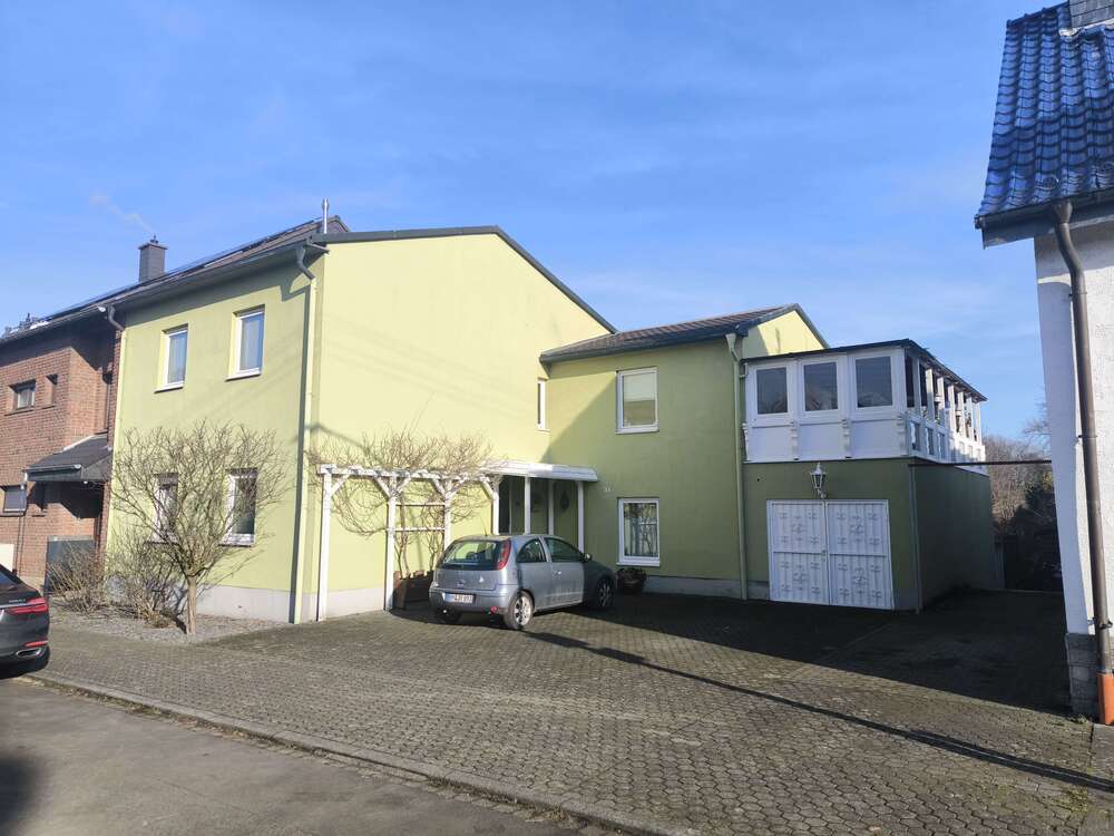 Thumbnail-Haus zum Kaufen in Frechen 770.000,00 € 270 m²