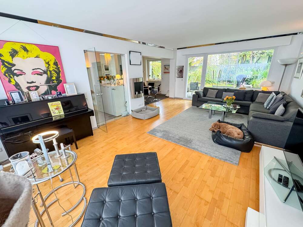 Thumbnail-Haus zum Mieten in Eschborn 2.500,00 € 142.26 m²